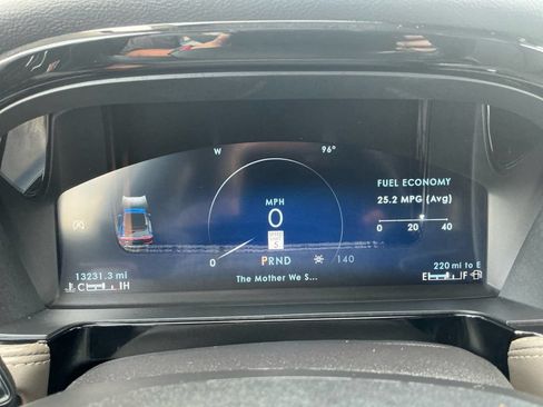Certified 2025 Lincoln Corsair FWD image 19