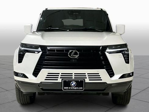 Used 2024 Lexus GX 550 image 3
