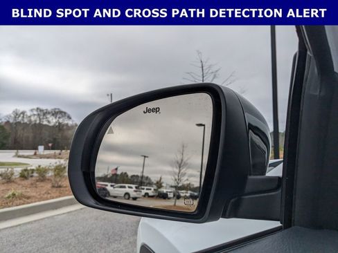 Used 2024 Jeep Compass Latitude image 4