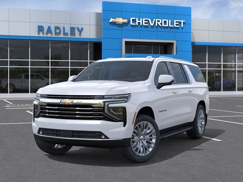 New 2026 Chevrolet Suburban LT w/ Comfort Package AWD/4WD image 6