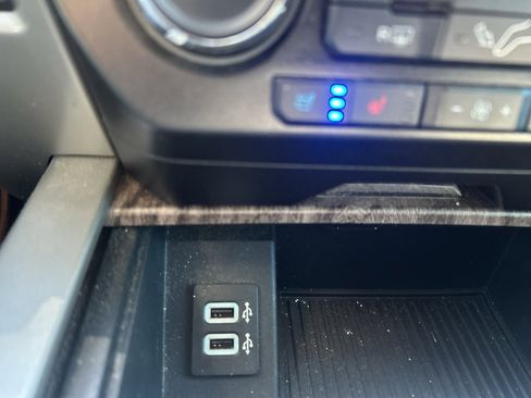 Used 2019 Ford F250 Lariat w/ Lariat Ultimate Package image 35