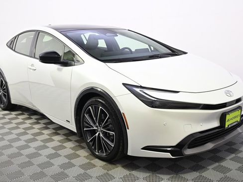 Used 2024 Toyota Prius XLE image 8