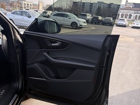 Used 2021 Audi Q8 Prestige w/ Prestige Package image 25