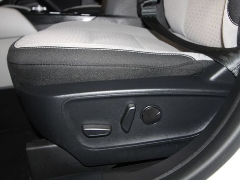 Used 2024 Ford Escape Active w/ Tech Pack #2 AWD/4WD image 7