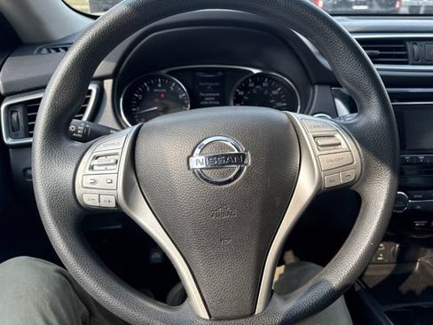 Used 2016 Nissan Rogue SV FWD image 12