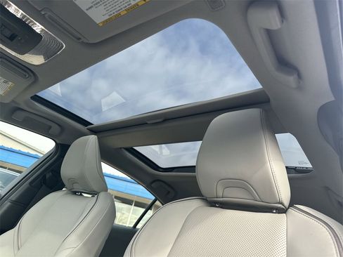 Used 2024 Toyota Prius XLE image 17