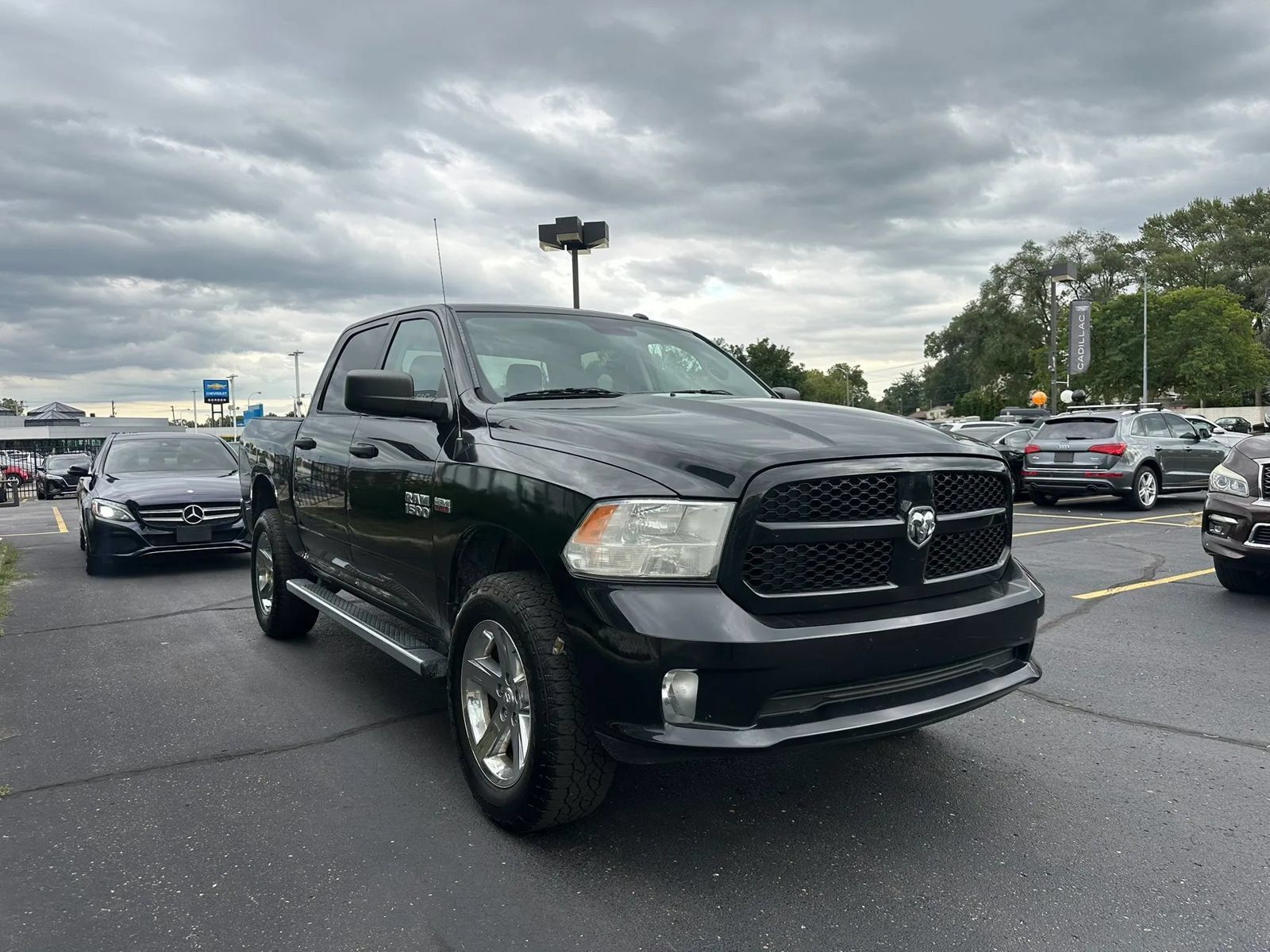 Used 2016 RAM 1500 Express AWD/4WD image 3