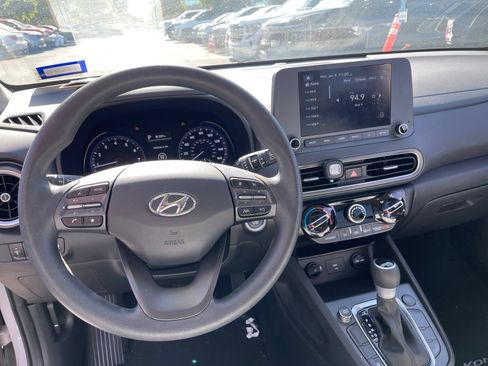 Used 2023 Hyundai Kona SEL FWD image 7