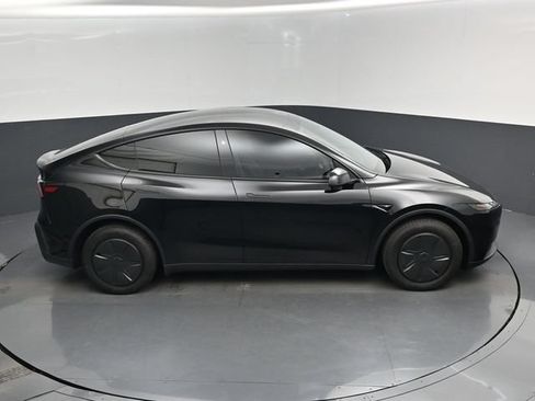 Used 2026 Tesla Model Y 2WD image 13