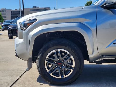 Certified 2025 Toyota Tacoma TRD Sport AWD/4WD image 8