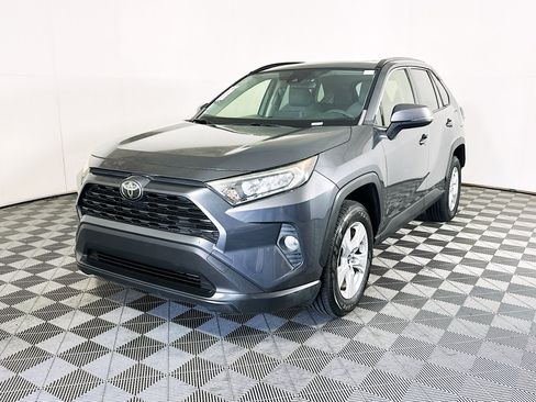 Used 2019 Toyota RAV4 XLE w/ Convenience Package FWD image 7