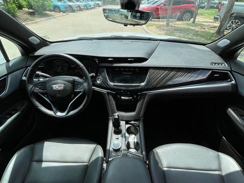 Used 2024 Cadillac XT6 Premium Luxury w/ Technology Package FWD image 13