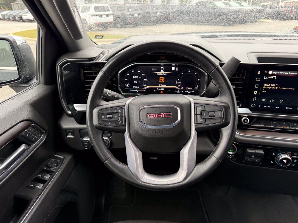 Used 2025 GMC Sierra 1500 SLT RWD image 9