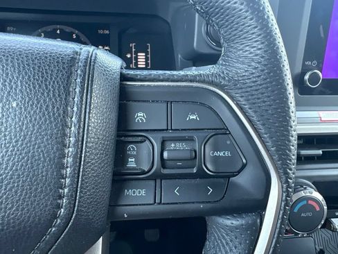 Used 2024 Toyota Tacoma SR5 w/ SR5 Upgrade Package AWD/4WD image 9