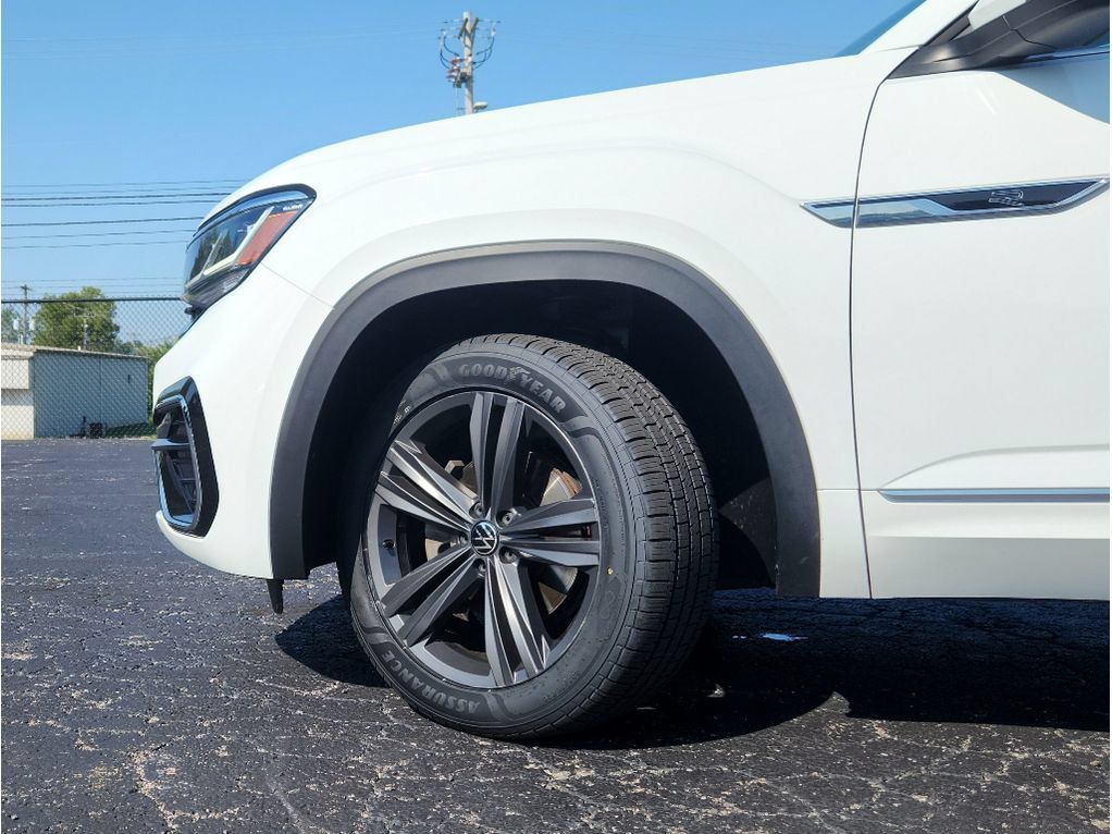 Used 2021 Volkswagen Atlas SE w/ Panoramic Sunroof Package AWD/4WD image 17