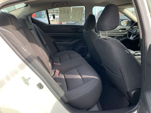 Used 2024 Nissan Altima 2.5 SV image 28