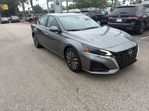 Used 2023 Nissan Altima 2.5 SV FWD image 21