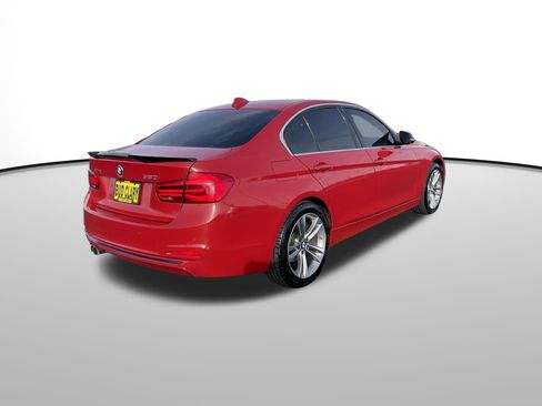 Used 2017 BMW 330i xDrive 330i xDrive image 3