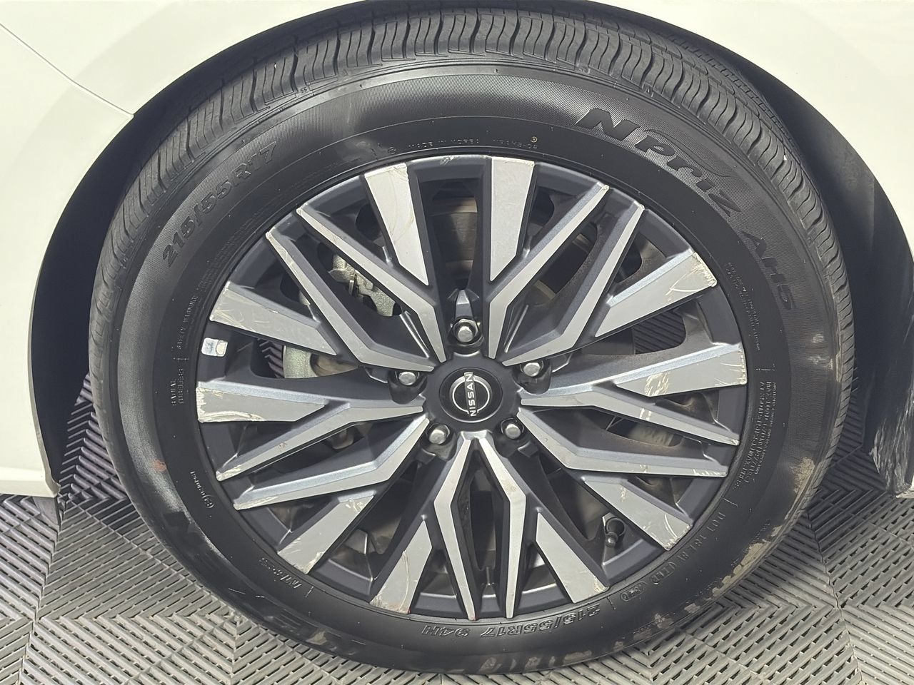 Used 2025 Nissan Altima 2.5 SV FWD image 10