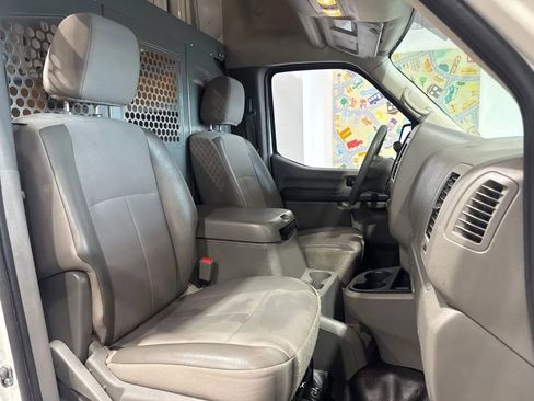 Used 2020 Nissan NV 2500 SV RWD image 14