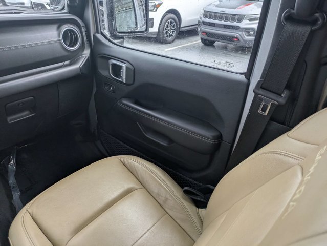 Used 2019 Jeep Wrangler Unlimited Sahara AWD/4WD image 17