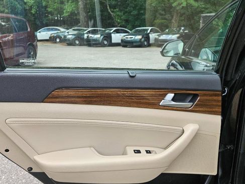 Used 2016 Hyundai Sonata Limited w/ Option Group 02 image 33
