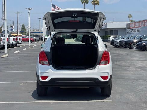 Used 2022 Chevrolet Trax LS w/ Tint and Cruise Package FWD image 9