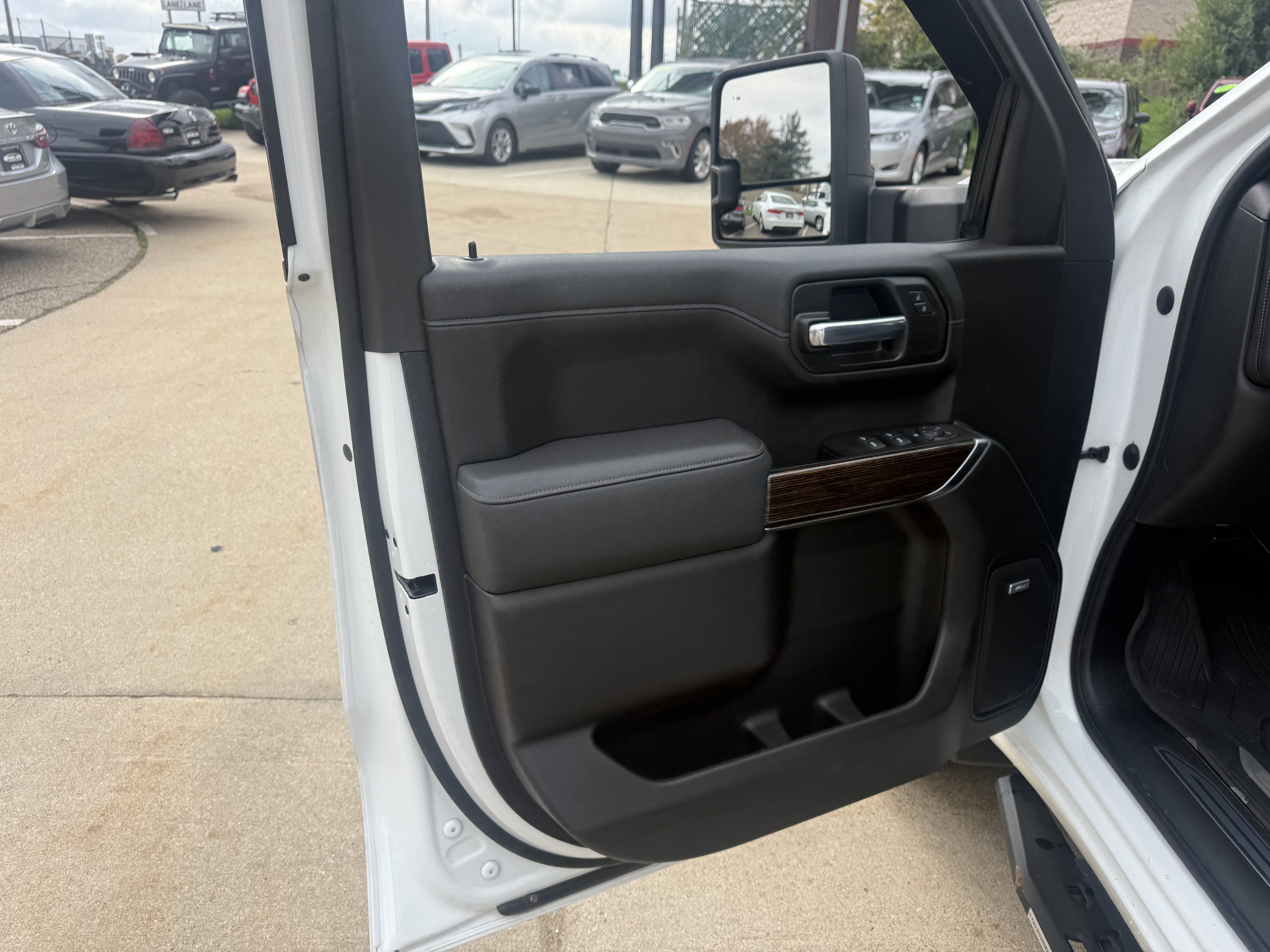 Used 2021 GMC Sierra 1500 Elevation w/ Preferred Package AWD/4WD image 12