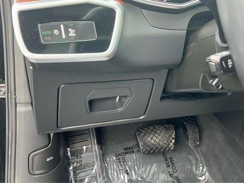 Used 2021 Audi A6 Premium w/ Convenience Package image 28