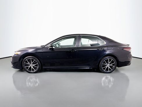 Used 2023 Toyota Camry SE FWD image 6