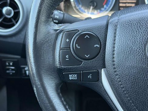Used 2018 Toyota Corolla SE w/ SE Premium Package FWD image 9