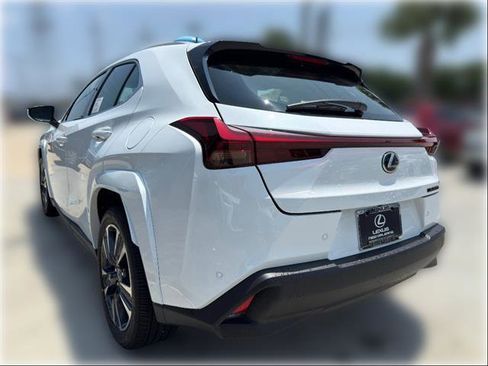 New 2026 Lexus UX 300h FWD image 6