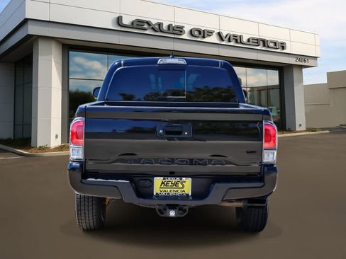 Used 2022 Toyota Tacoma TRD Off-Road w/ Technology Package AWD/4WD image 3