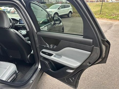 Used 2022 Lincoln Corsair FWD image 16