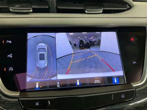 Used 2022 Cadillac XT6 Premium Luxury w/ Technology Package image 9