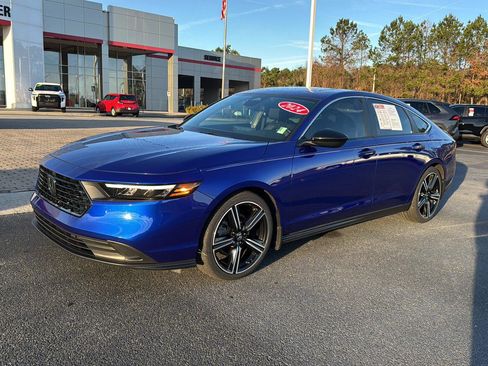 Used 2024 Honda Accord Sport image 2