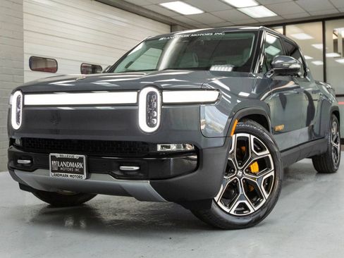 Used 2022 Rivian R1T Adventure image 2