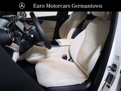 Used 2026 Mercedes-Benz GLC 300 4MATIC image 32
