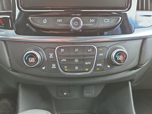Used 2023 Chevrolet Traverse LT AWD/4WD image 30