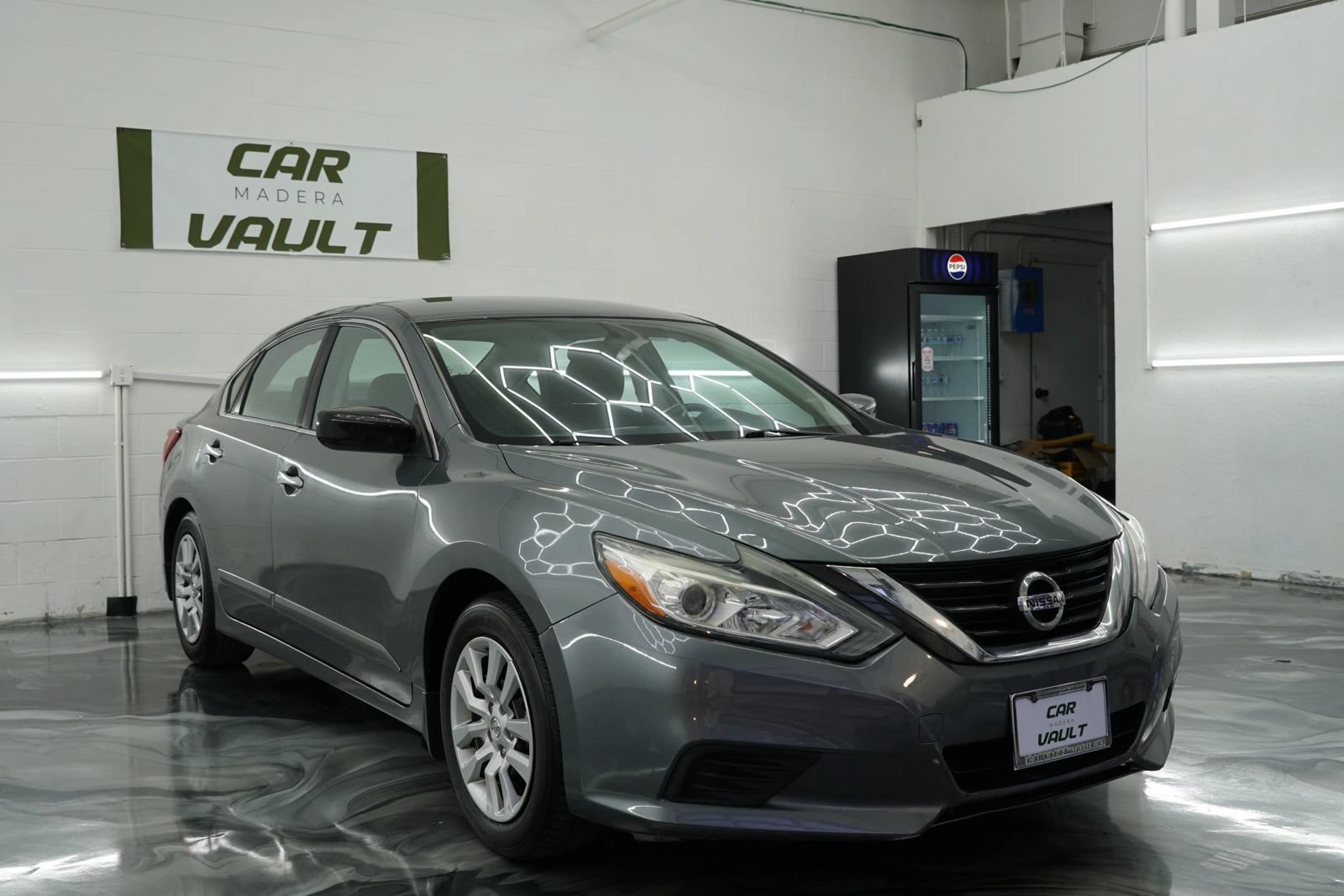 Used 2017 Nissan Altima 2.5 S w/ Power Driver Seat Package FWD image 3