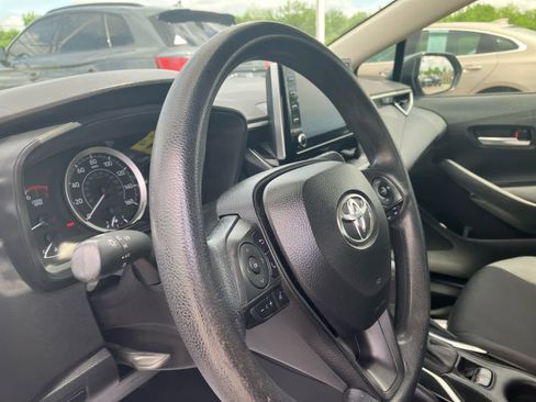 Used 2021 Toyota Corolla LE FWD image 9