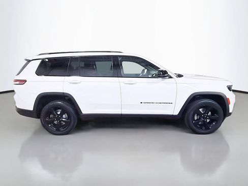 Used 2023 Jeep Grand Cherokee L Laredo AWD/4WD image 10