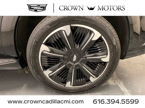Certified 2025 Cadillac Escalade IQ Sport 2 AWD/4WD image 30