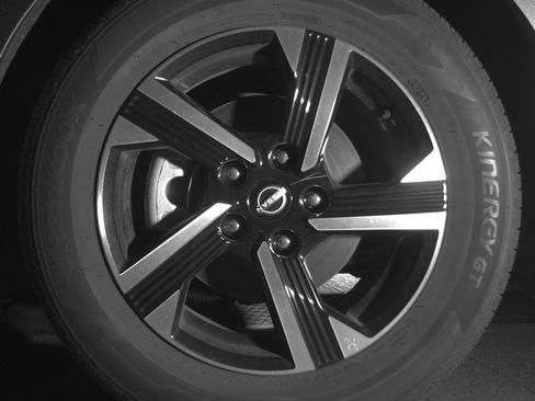 Used 2025 Nissan Sentra SV FWD image 12