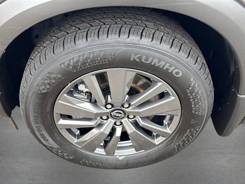 New 2025 Nissan Pathfinder SV w/ Black Appearance Package image 12