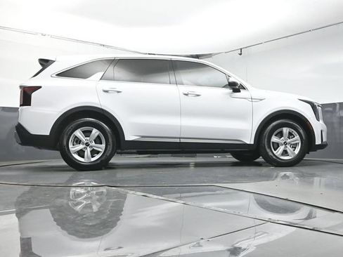 Used 2026 Kia Sorento LX FWD image 37
