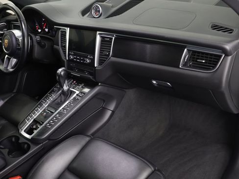 Used 2018 Porsche Macan GTS image 20