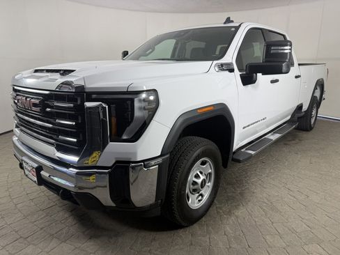 Used 2024 GMC Sierra 2500 Pro w/ Convenience Package AWD/4WD image 3