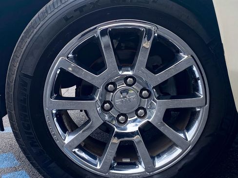 Used 2015 GMC Yukon XL Denali w/ Open Road Package AWD/4WD image 4
