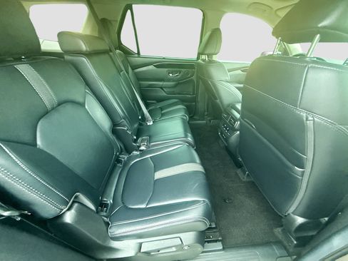 Certified 2025 Honda Pilot Touring image 29
